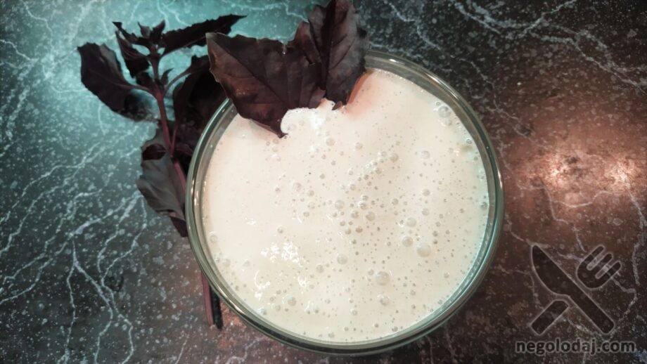 Basil Garlic Sauce with Lemon