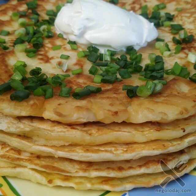 Сырные блины готовы